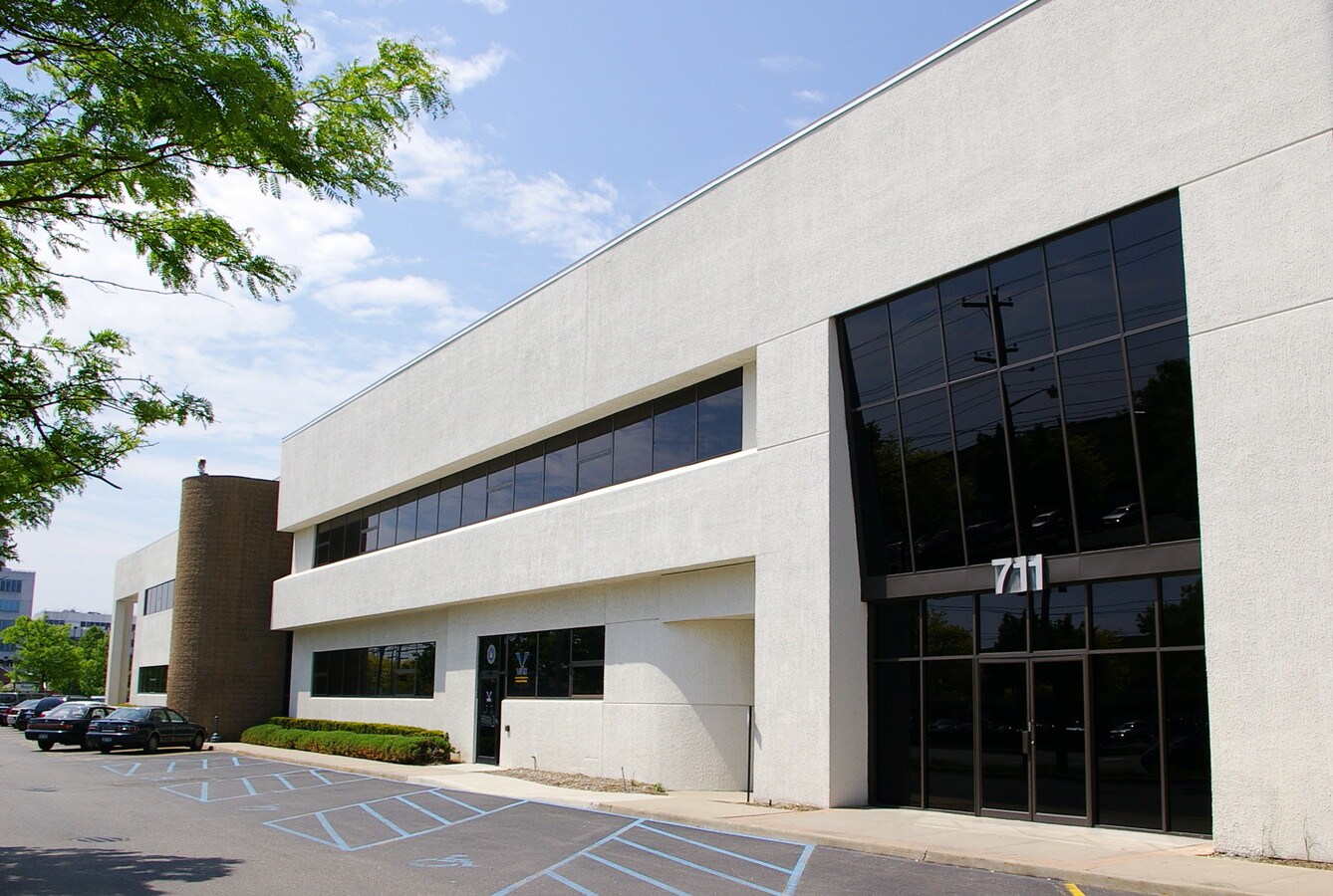 711 Stewart Ave, Garden City, NY, 11530 Medical Property For Lease on