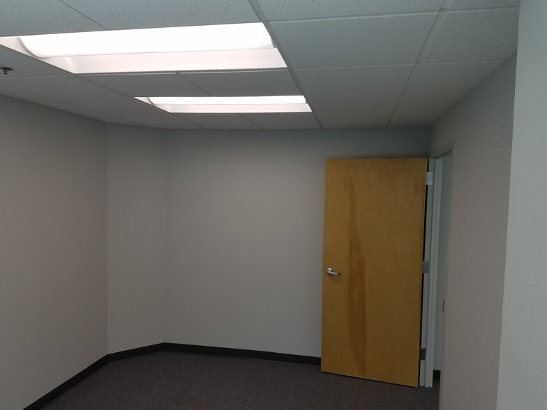 4833 rugby ave bethesda md 20814 medical office for lease on amr commerical shoppes at bethesda flyer