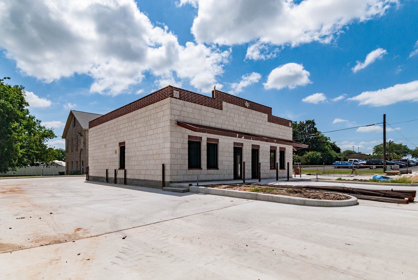 100 N Chell Hill St Brenham Tx 77833 Restaurant Property For 100 N Chell Hill St Brenham Tx 77833 Restaurant Property For Lease On Loopnet