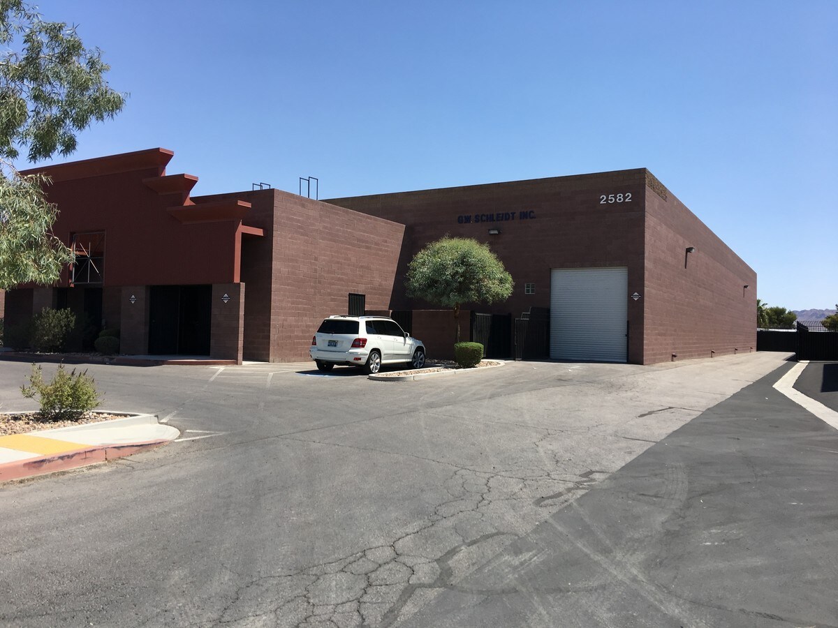 Warehouse looking to back of bldg