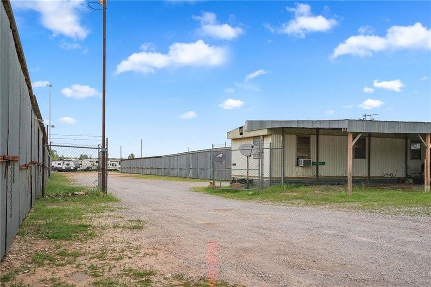 11219 Nw 10th St Yukon Ok 73099 Self Storage Property For 11219 Nw 10th St Yukon Ok 73099 Self Storage Property For On Loopnet