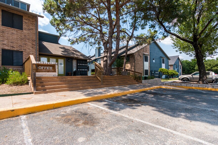 306 Rundberg Ln W Austin Tx 78753 Apartments Property For Austin Tx 78753 89 664 Sf Multifamily For