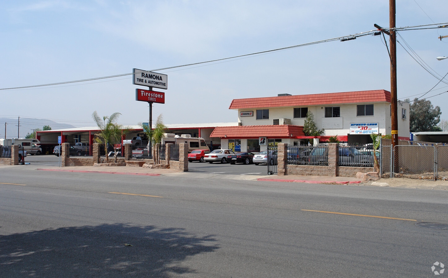 2350 W Menlo Ave