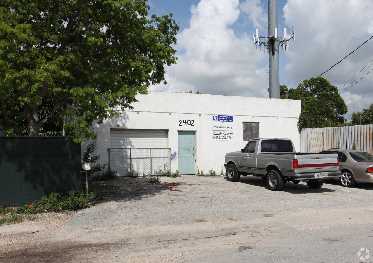 2402 SW 57th Ter, West Park, FL, 33023 - Light Manufacturing Property For Sale on LoopNet.com