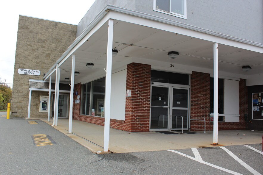 35 Whistlestop Mall, Rockport, MA, 01966 Freestanding Property For