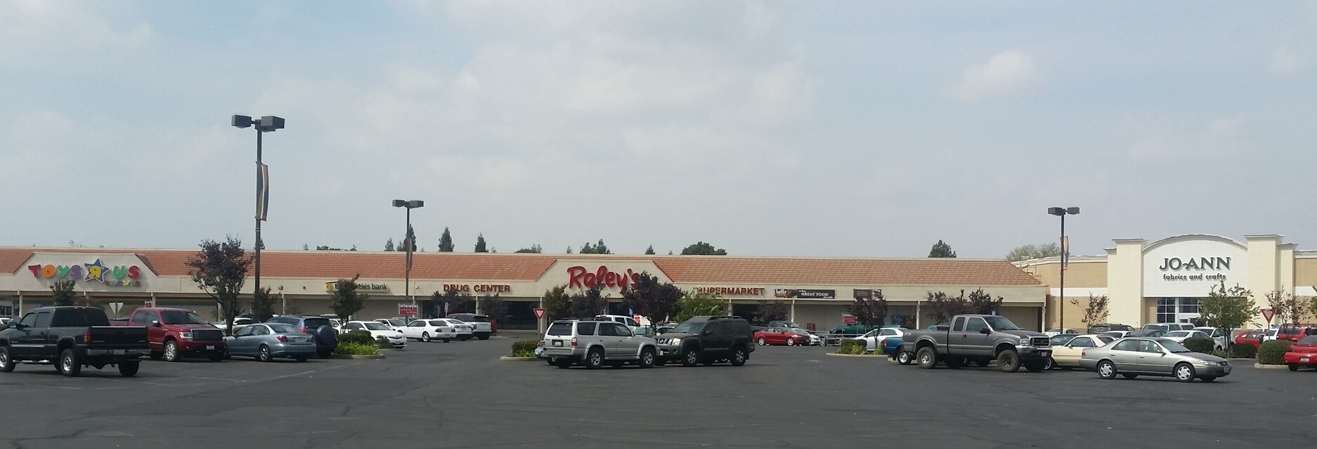 700 720 W Onstott Rd Yuba City Ca 95991 Property For Lease On Property Pic