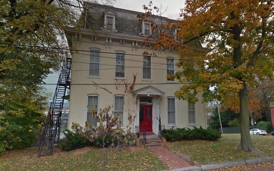 178 S Prospect St Hagerstown Md 21740 Apartments Property For 7 Unit Apartment Building Offered At 349 000 In Hagerstown Md