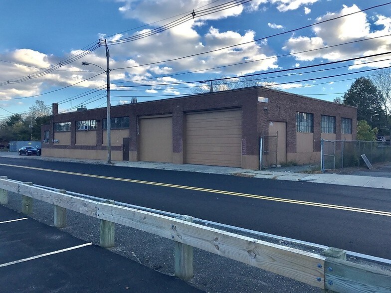 34 Railroad Ave, Peabody, MA, 01960 Warehouse Property For Lease on