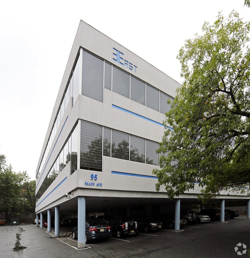 Commercial 3East
