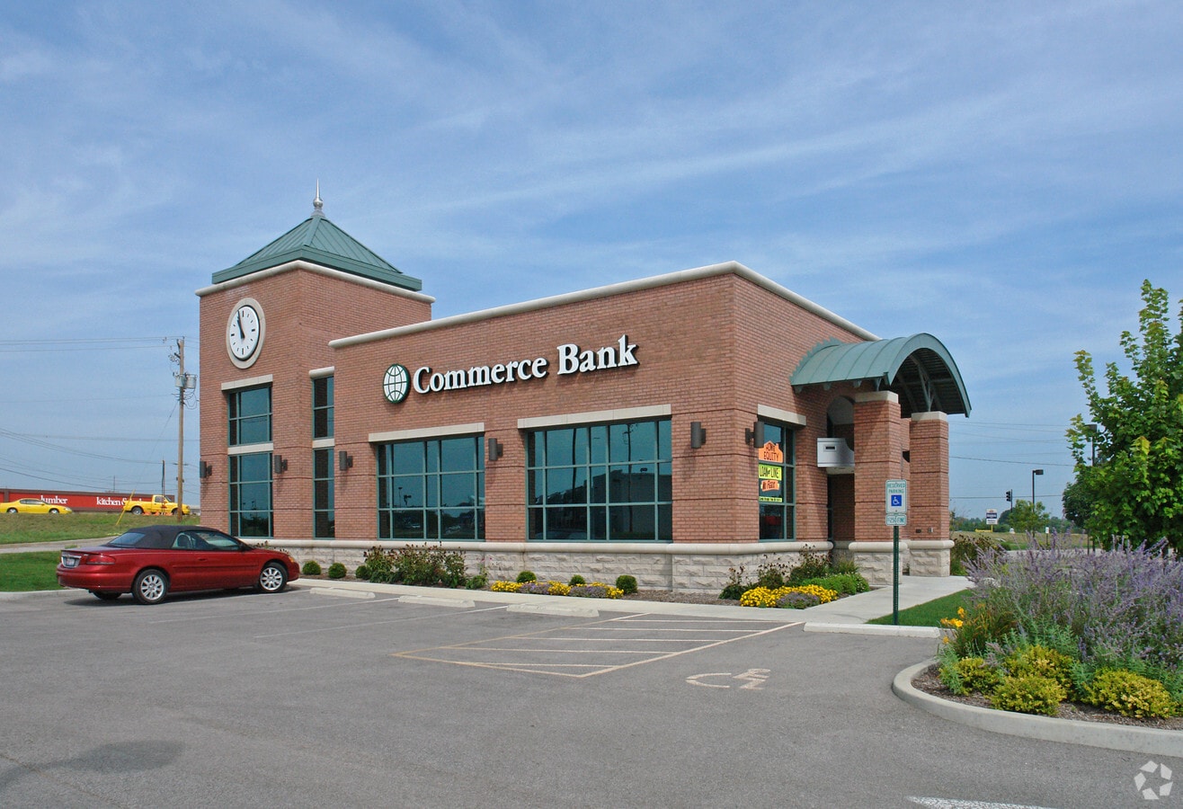 2496 Troy Rd, Edwardsville, IL, 62025 - Bank Property For Lease on LoopNet.com