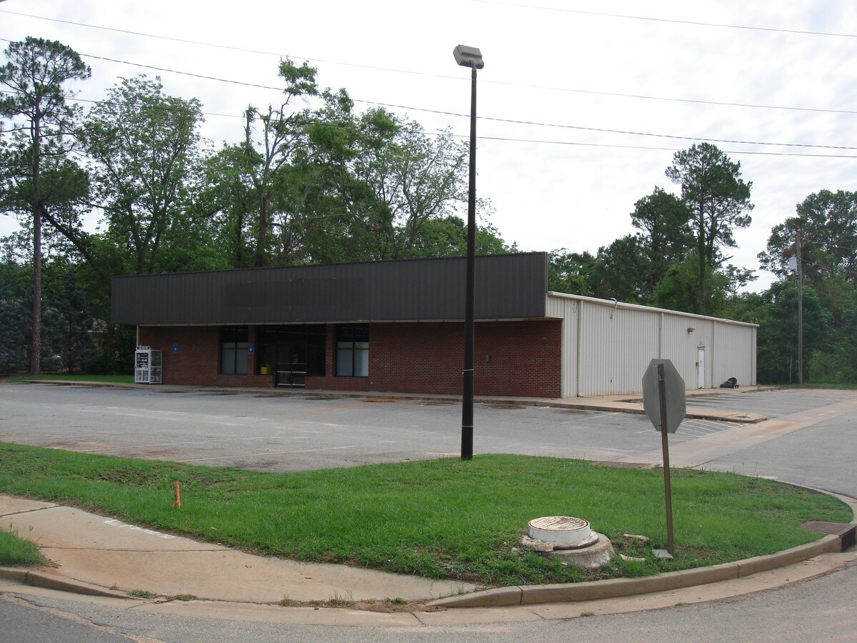 383 S Broad St, Ellaville, GA, 31806 Property For Lease on