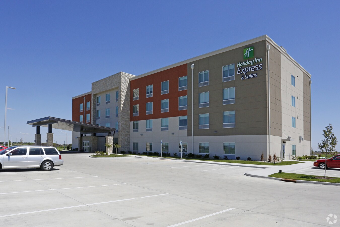 950 Broadmeadow Rd Rantoul Il 61866 Hotel Property For On Holiday Inn Express Suites Champaign Area