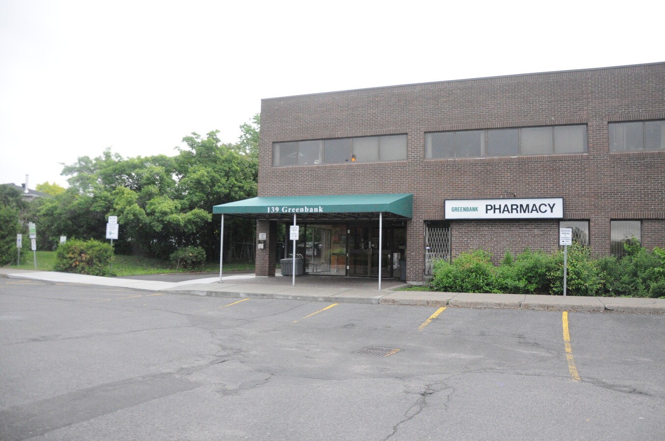 139 Greenbank Rd, Ottawa, ON, K2H 9A5 Medical Property For Lease on