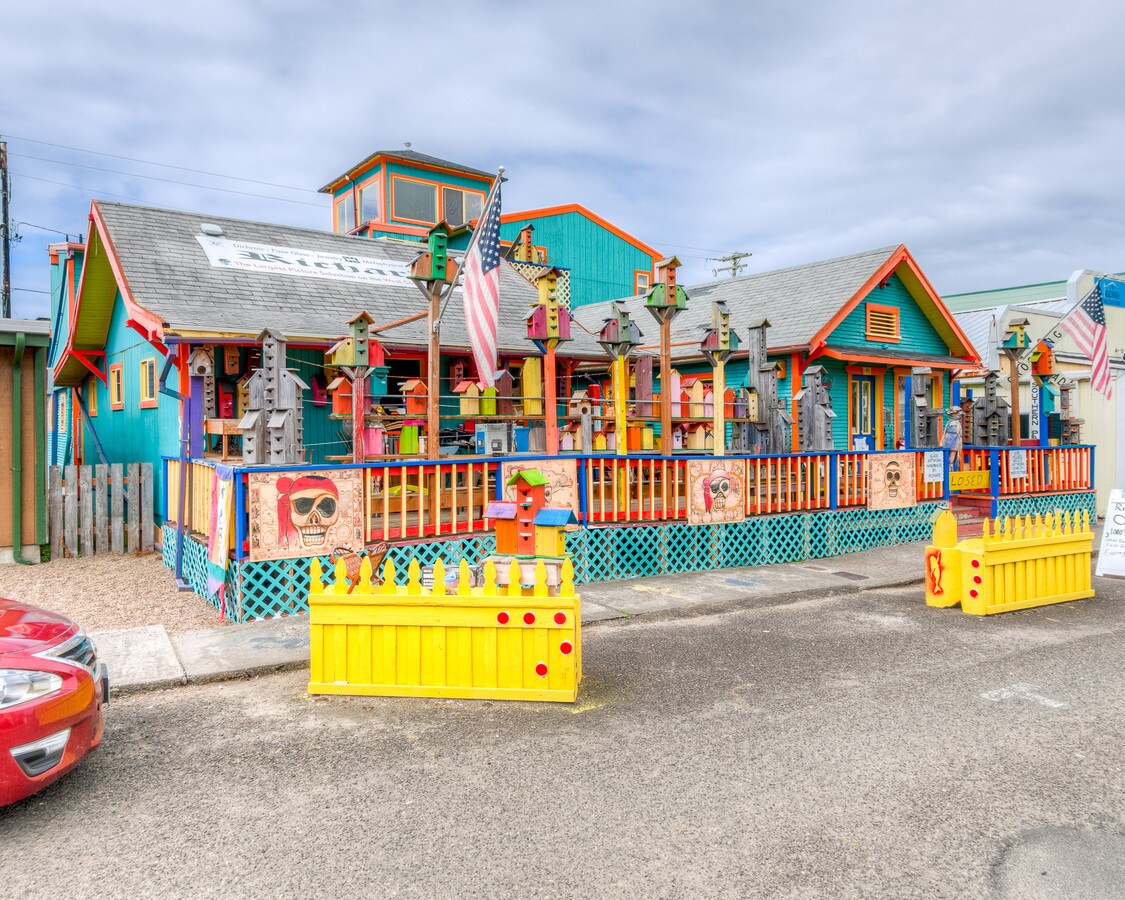 119 S Miller St Rockaway Beach Or 97136 Freestanding Property Bhschumann Richards 001 Brokenbanjo Web