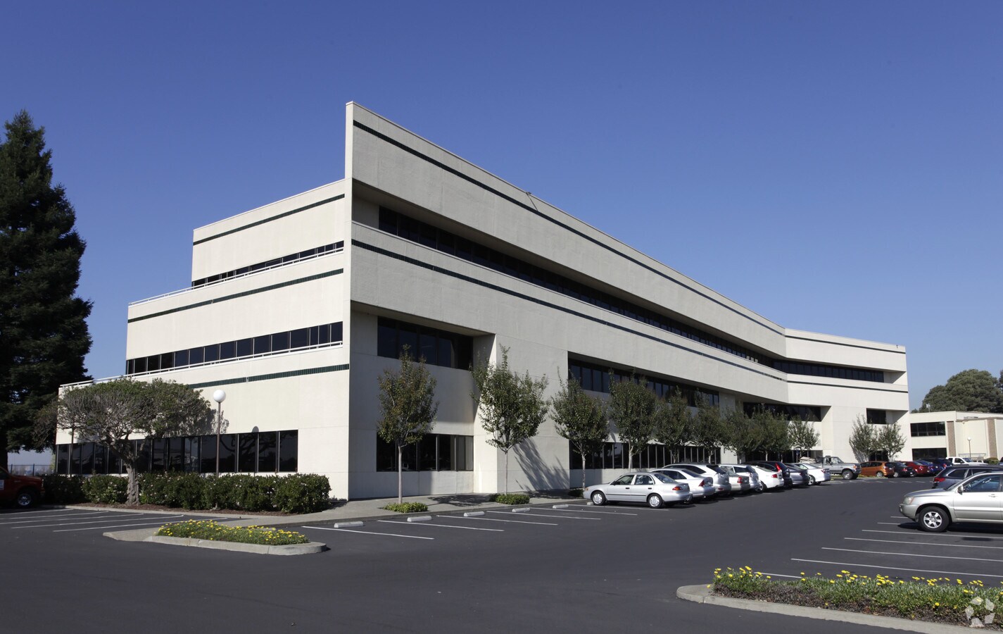 80 Swan Way, Oakland, CA, 94621 Property For Lease on