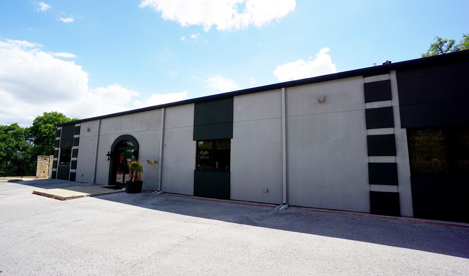 507 W Liberty St Round Rock Tx 78664 Property For Lease On Sidebuilding 02