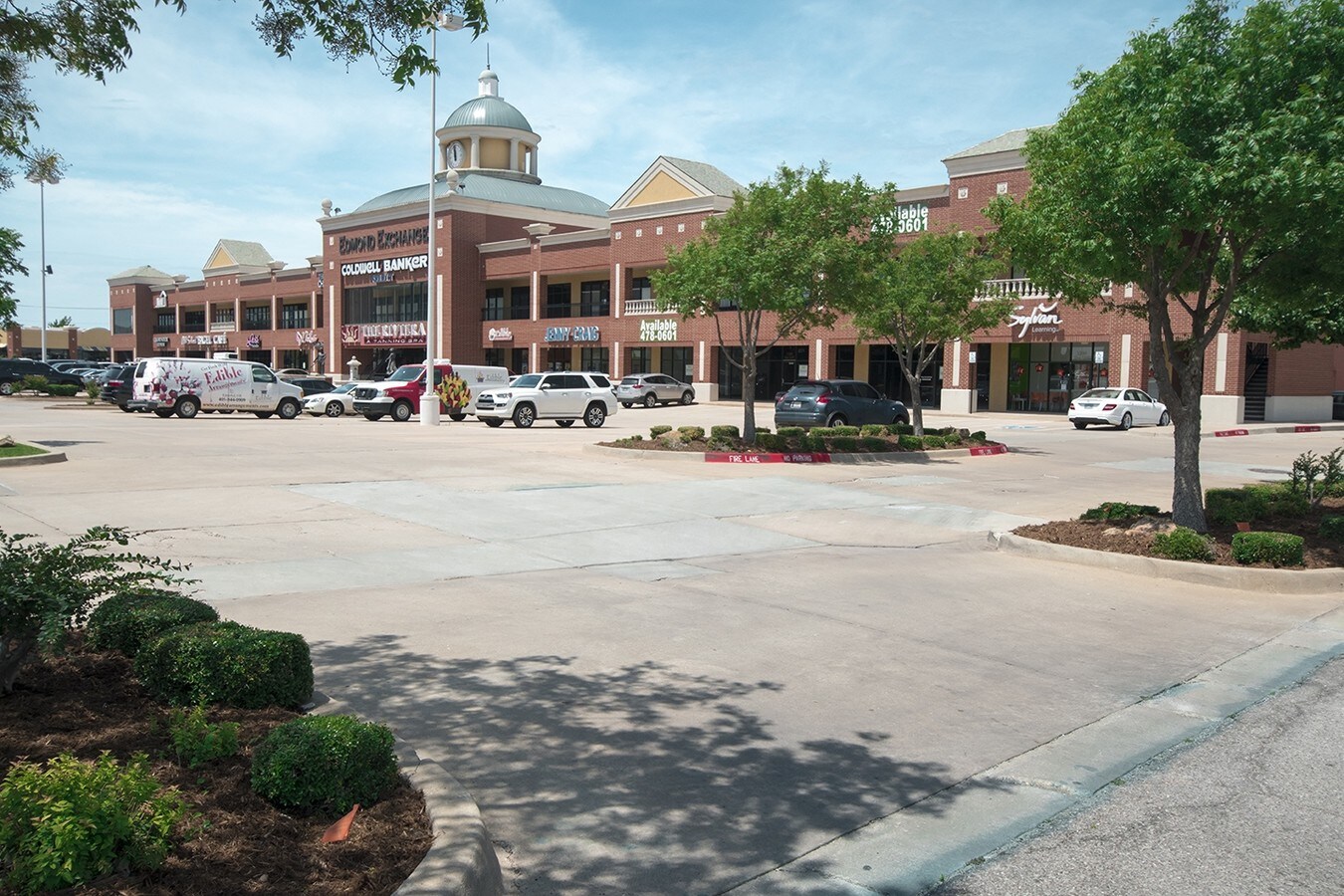 3209 S Broadway, Edmond, OK, 73013 Property For Lease on