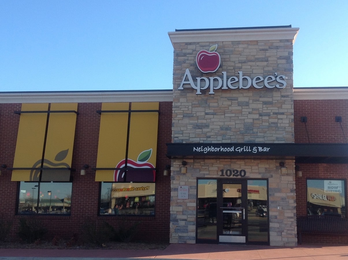 Mustang ok Applebees