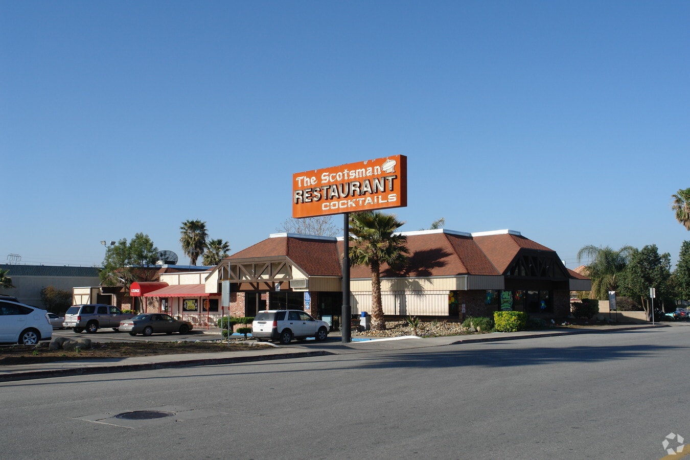 8251 E Brundage Ln, Bakersfield, CA, 93307 Restaurant Property For