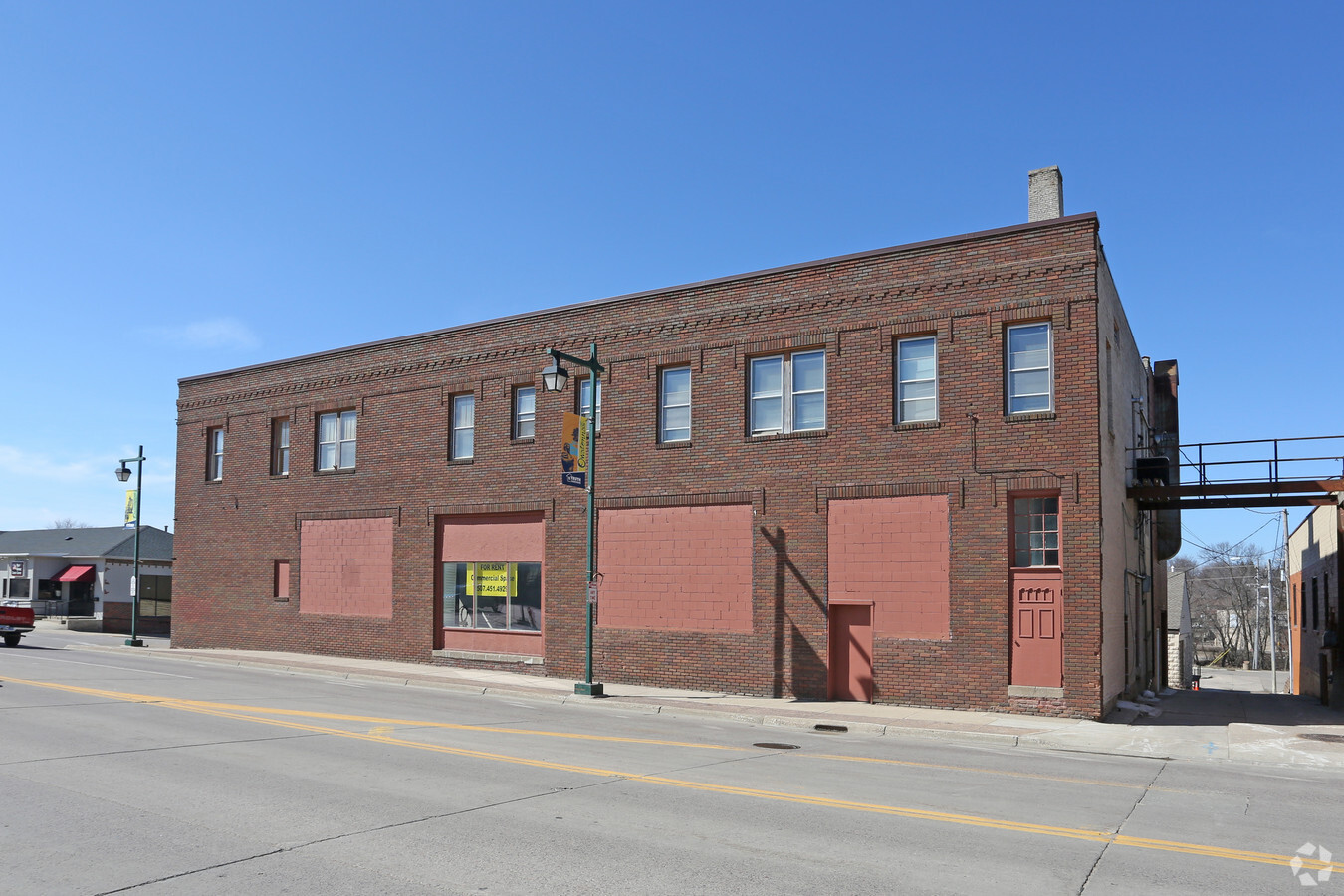 202 Bridge St W, Owatonna, MN, 55060 - Storefront Retail/Residential ...