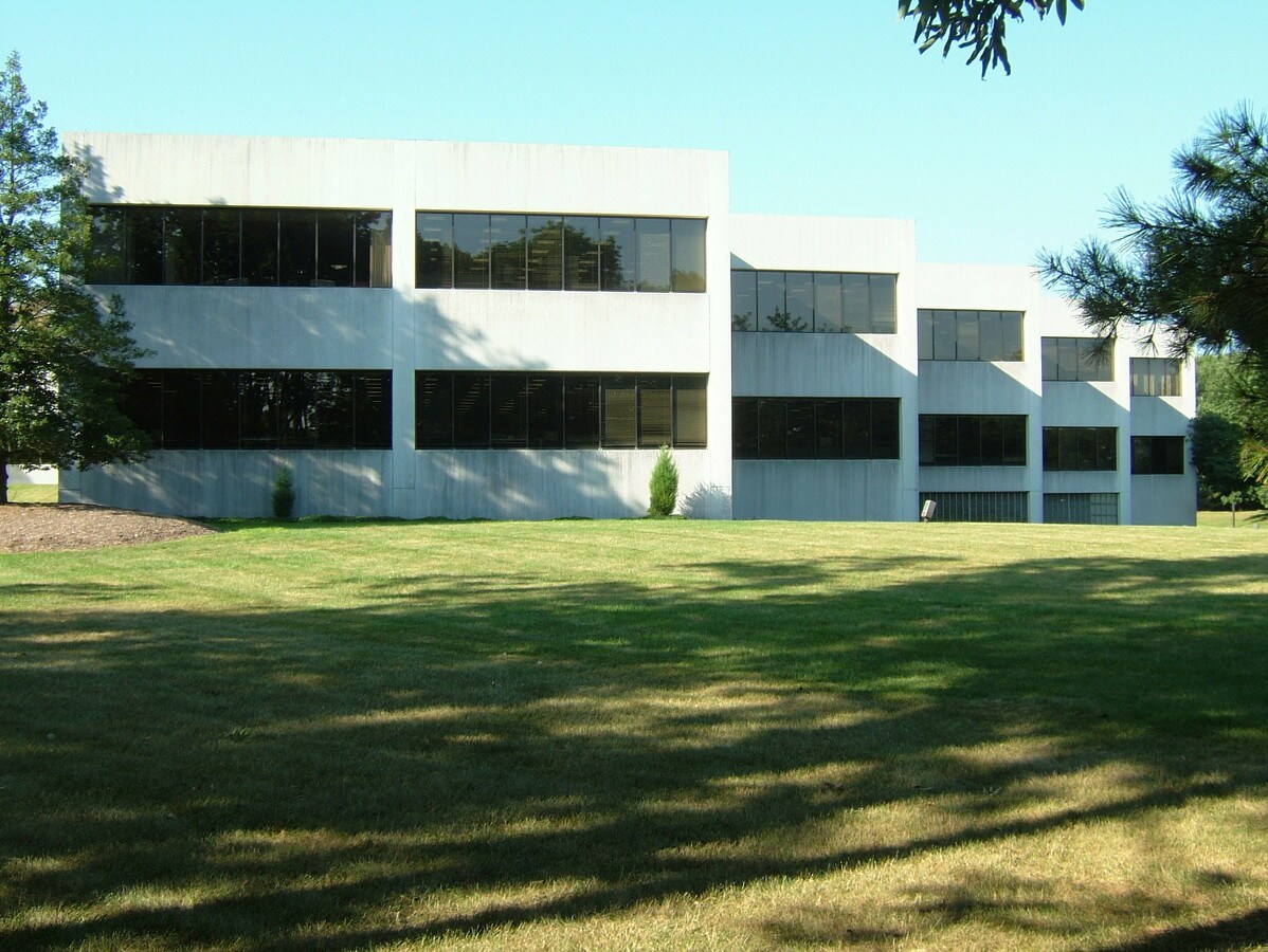 370 Scotch Rd, Ewing, NJ, 08628 Property For Lease on