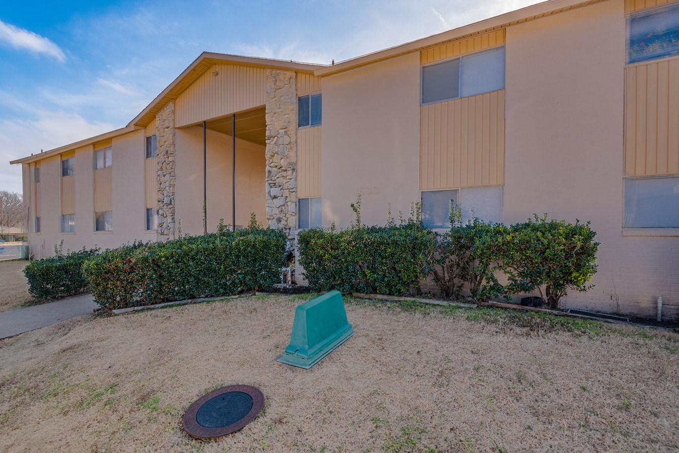 1600 E 15th St Plano Tx 75074 Apartments Property For On Courtyard Apartments