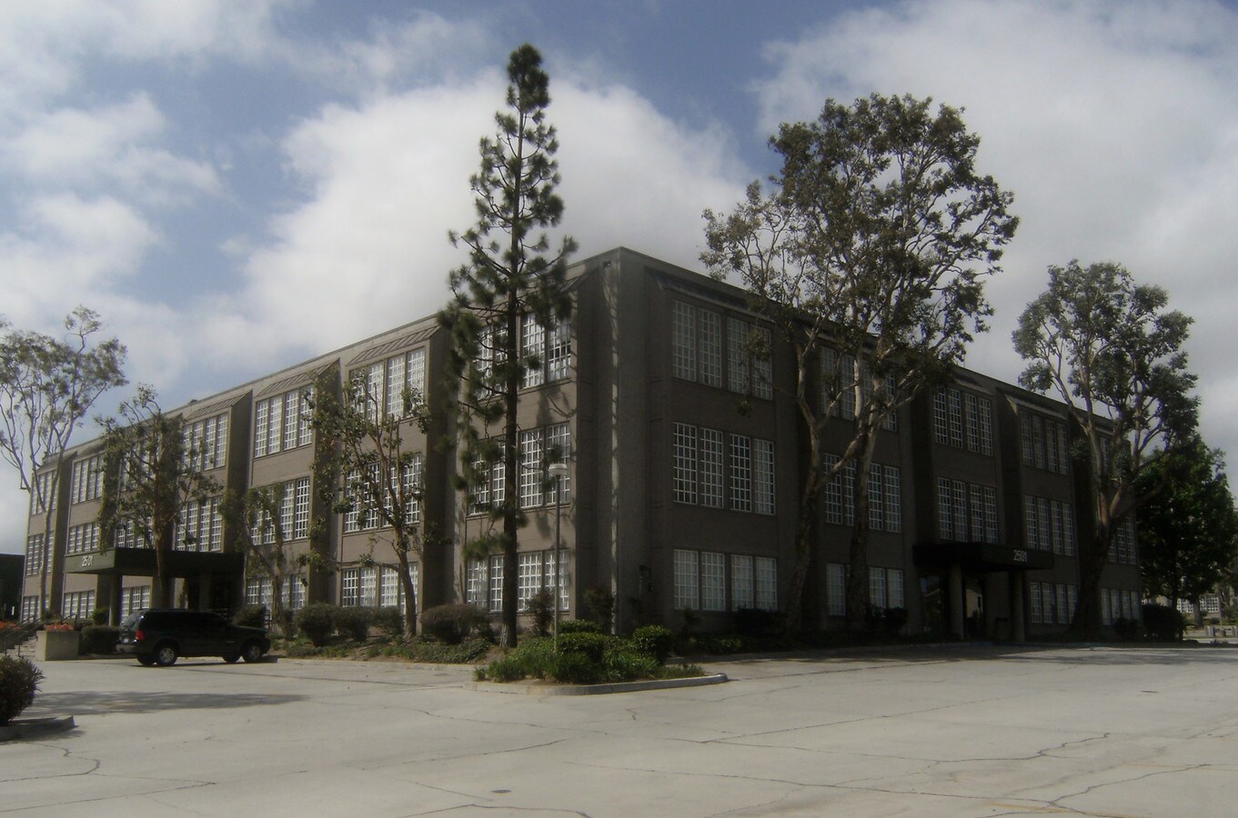2501 Cherry Ave, Signal Hill, CA, 90755 - Property For Lease on LoopNet.com