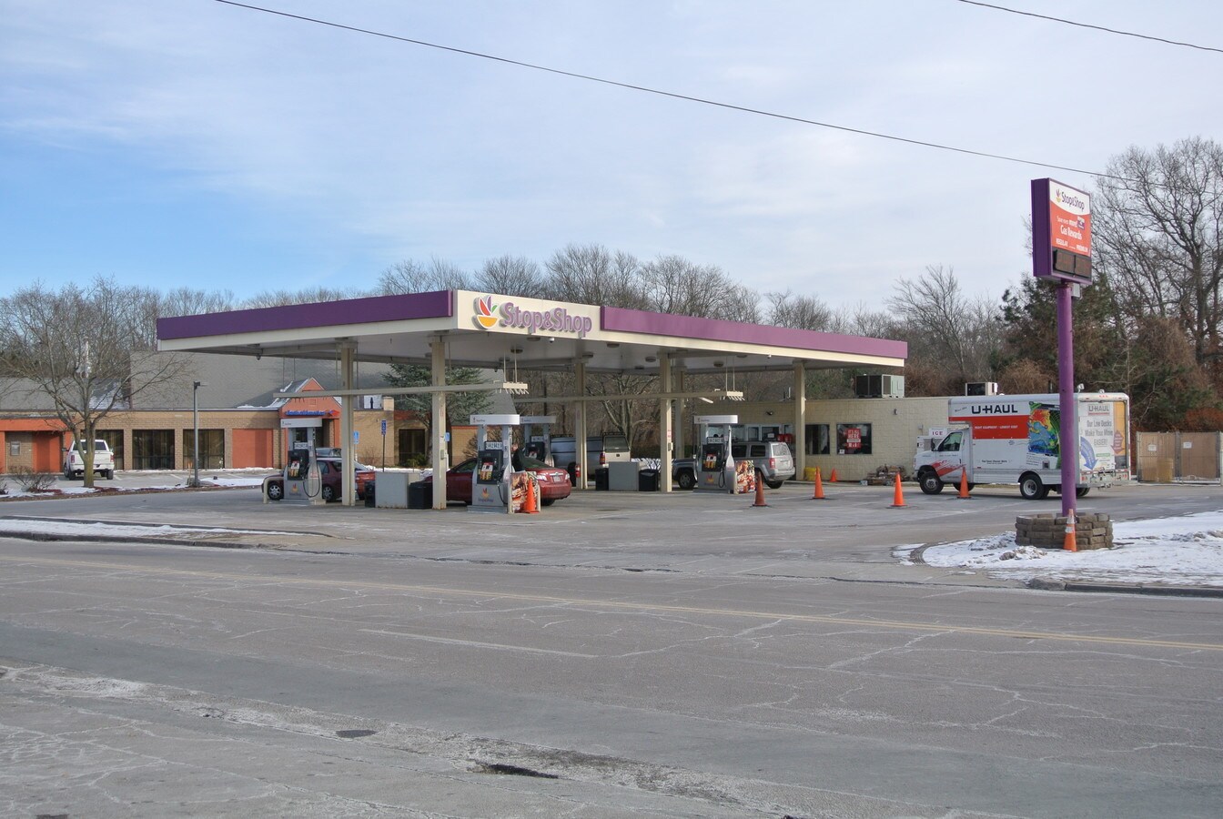 485 Pleasant St, Attleboro, MA, 02703 Service Station Property For