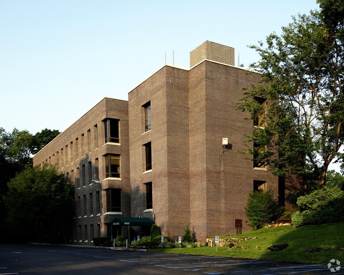 1600 Harrison Ave, Mamaroneck, NY, 10543 Medical Property For Lease