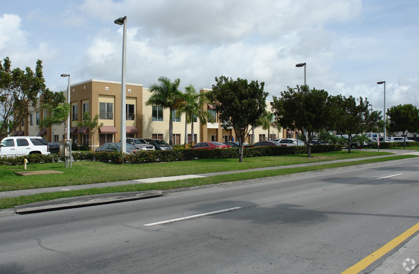 13055-sw-42nd-st-miami-fl-33175-medical-property-for-lease-on