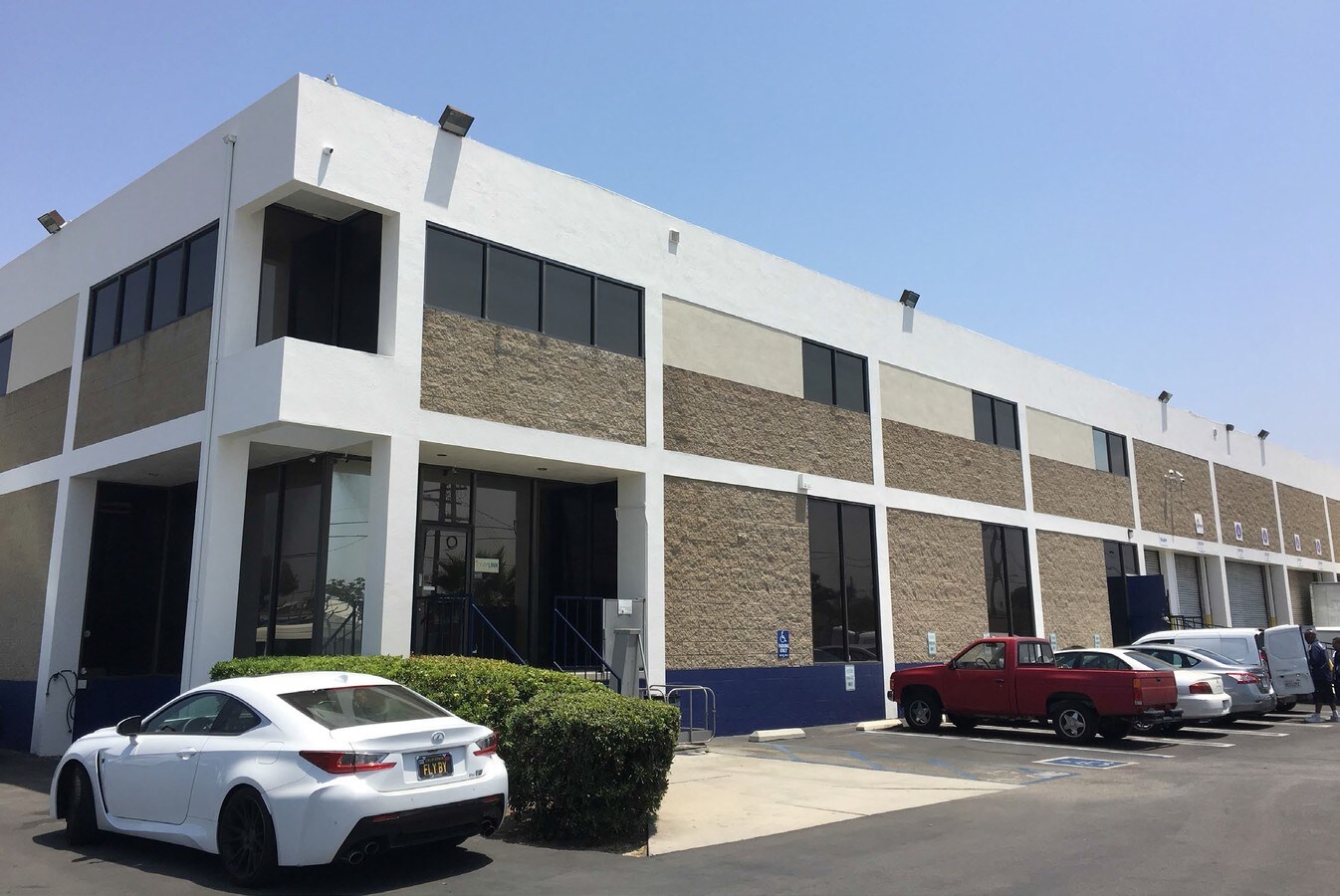 1035-1039 W Hillcrest Blvd, Inglewood, CA, 90301 - Warehouse Property For Lease on LoopNet.com