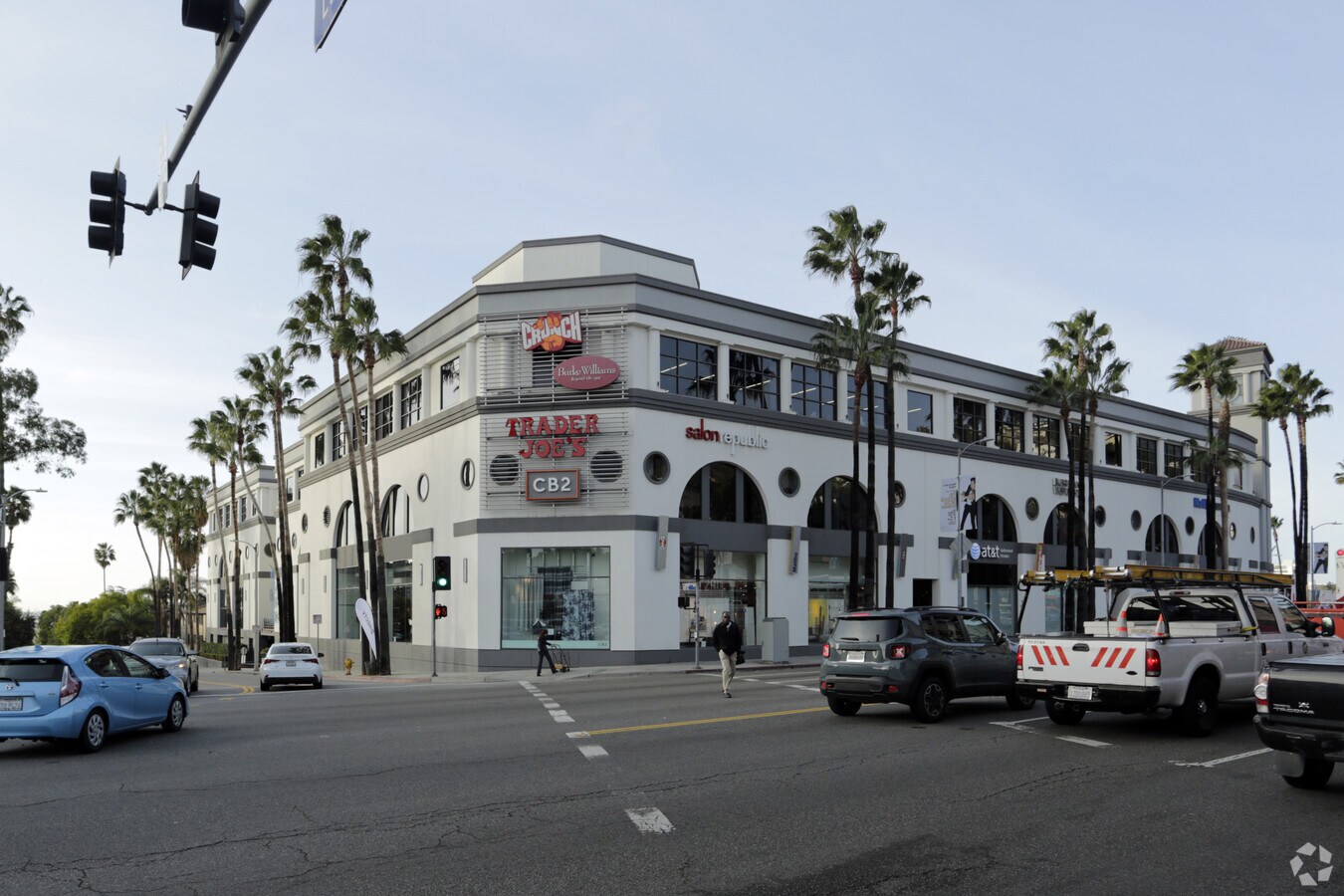 8000 W Sunset Blvd, West Hollywood, CA, 90046 Storefront Property For