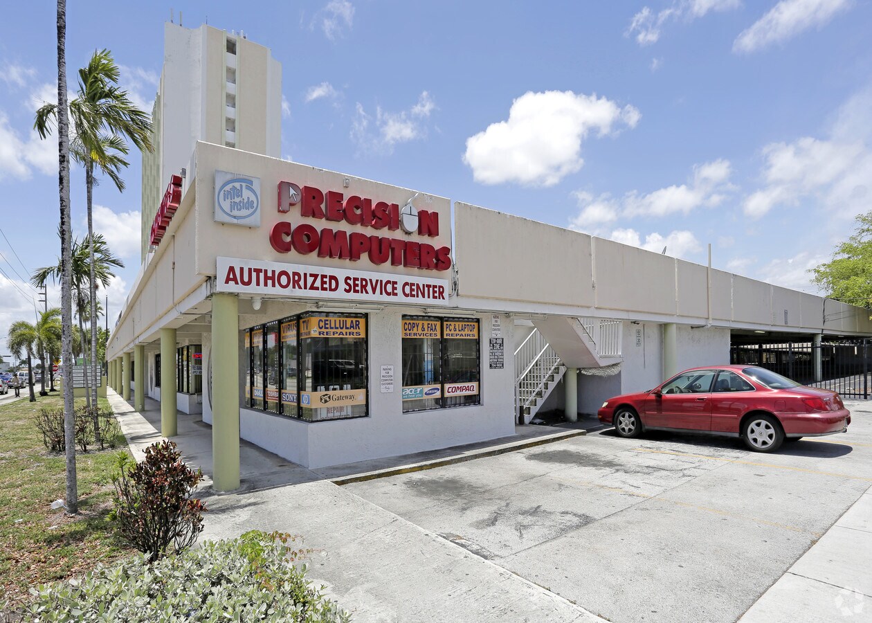 639 NE 167th St, North Miami Beach, FL, 33162 Storefront Property For